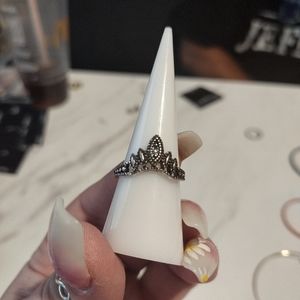 Beautiful crown ring